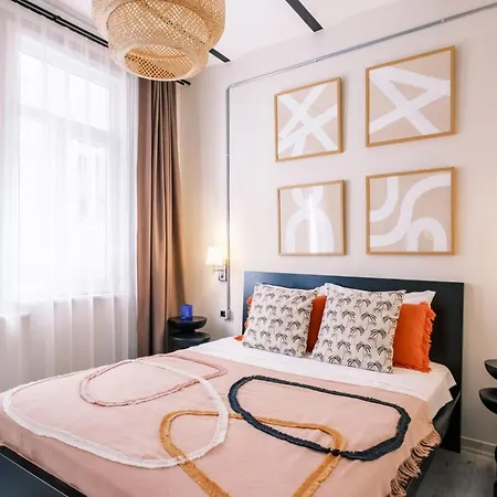 Renovated Modern Flat In Istiklal Avenue