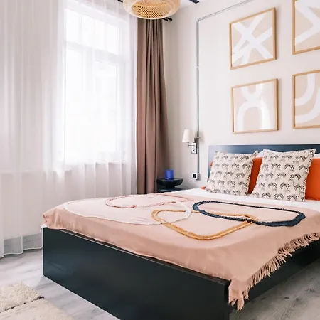 Apartment Renovated Modern Flat In Istiklal Avenue *